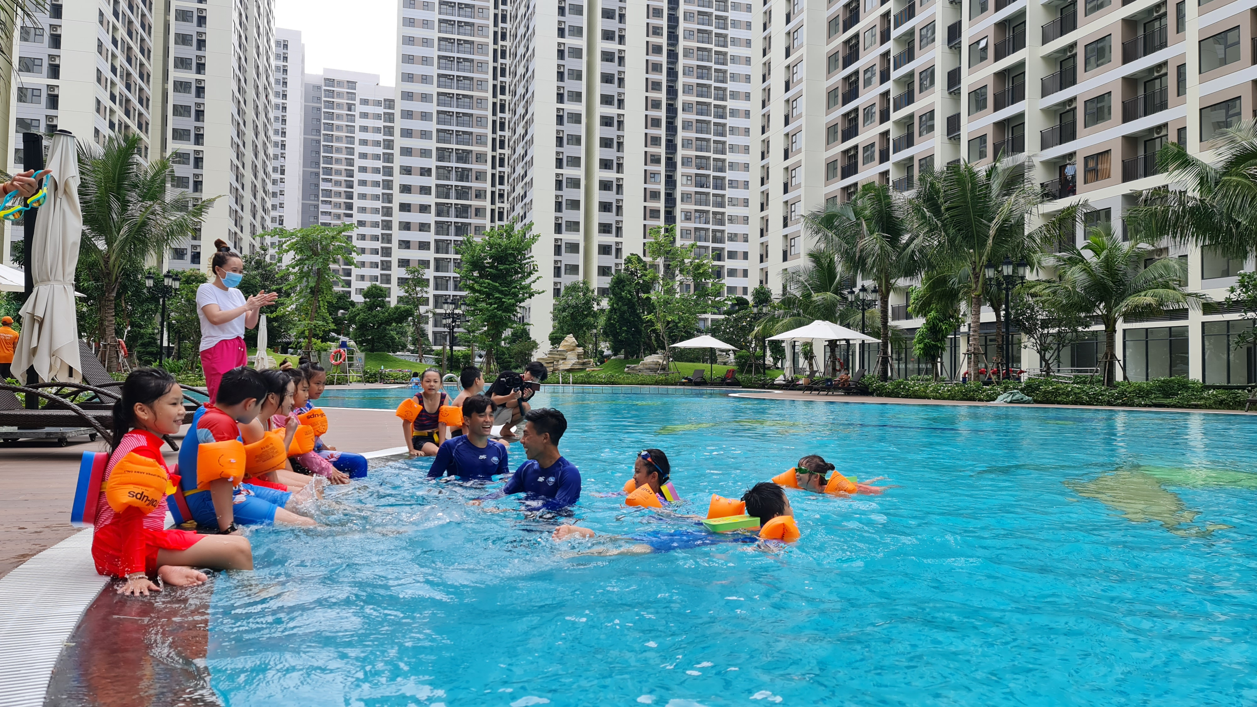 Trẻ Mấy Tuổi Học Bơi? Độ Tuổi Vàng Cho Bé Học Bơi An Toàn