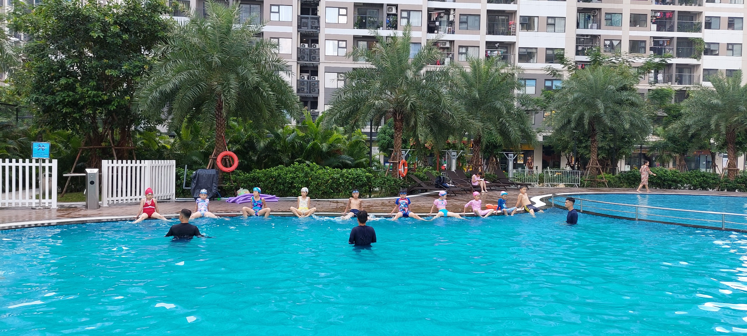 Intensive swimming course